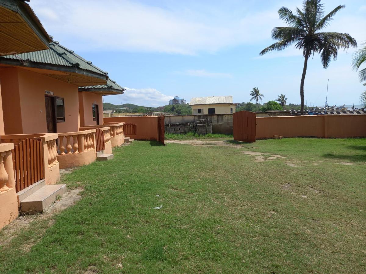 Comfort Beach Resort Biriwa Екстериор снимка